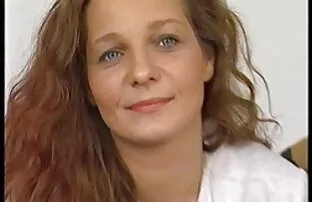XXX شقراء ساخنة على استعداد لإعطاء الرجلين تنزيل رقص سكسي في جميع الثقوب