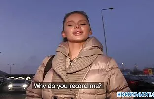 XXX شقراء تنزيل فلام سكسي يرضي صديقها
