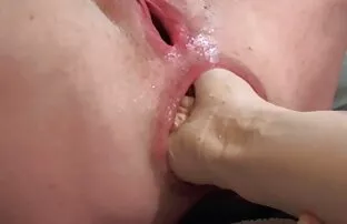 XXX يو تنزيل مقاطع فيديو سكسي Namiki في الحمام