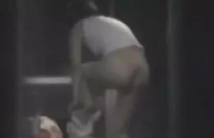 XXX امرأة تنزيل أفلام سكسي ترتدي بيكيني